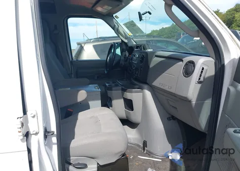 2014 Ford E-250 Commercial z USA, uszkodzony, nr VIN 1FTNE2EL7EDB13773